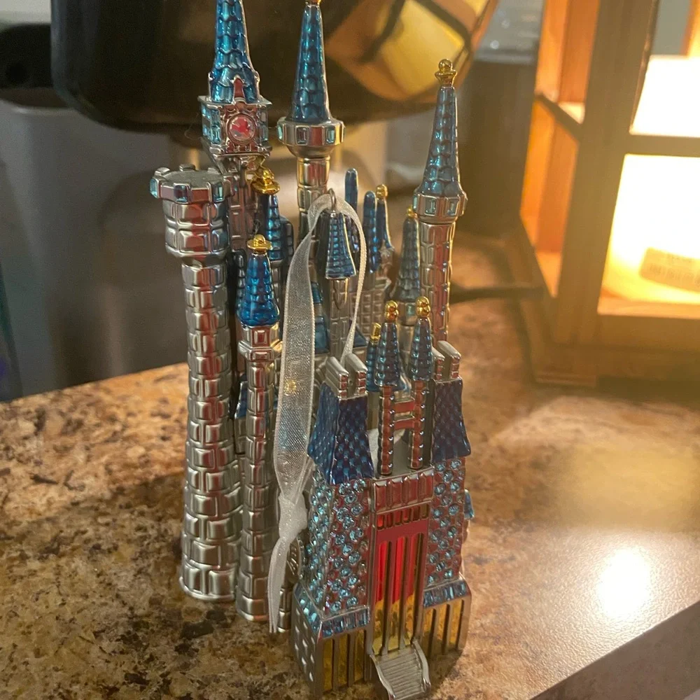 Disney - Picture 3 of 3